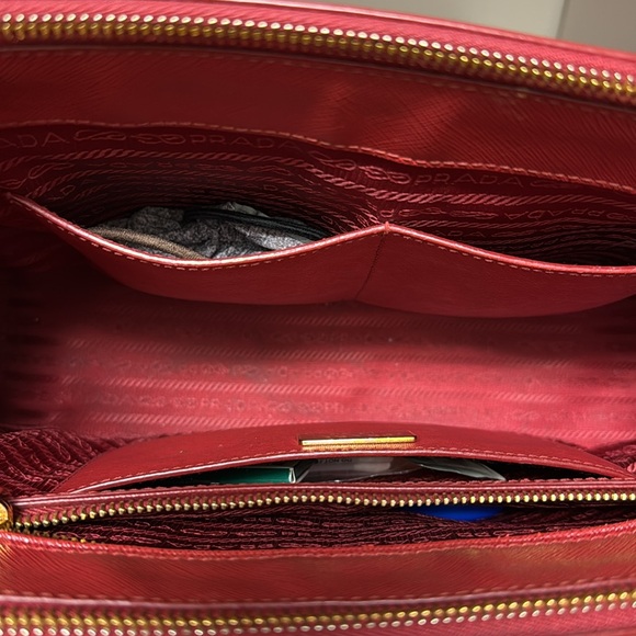 LARGE PRADA GALLERIA SAFFIANO LEATHER BAG IN RED - Picture 11 of 14